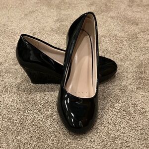 Link Black Patent Wedge Dress Shoes for Kids